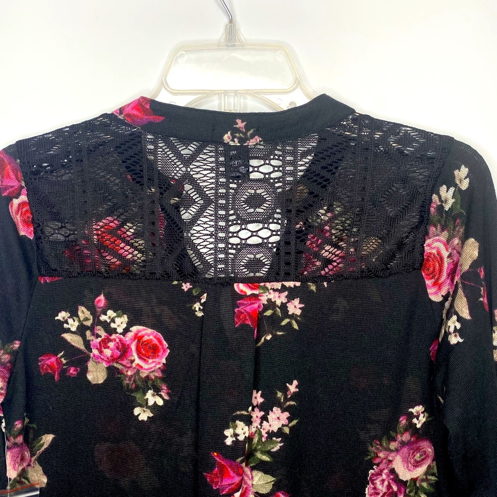 Justify Women's Floral Black Blouse‎   Sz M - NWT - Picture 5 of 6